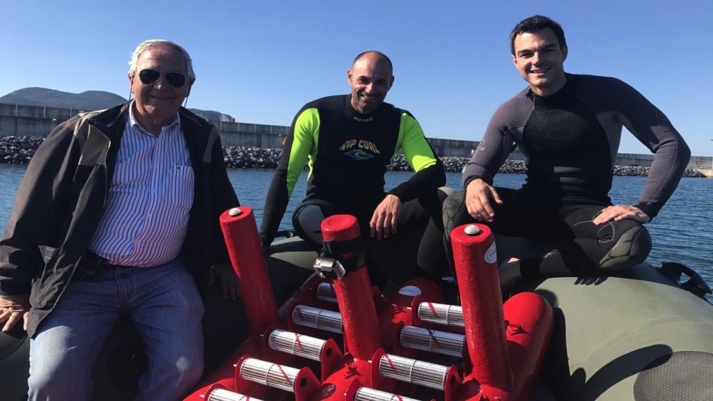 De izquierda a derecha: José Javier Doria, Óscar Villanueva e Íñigo Doria, fundadores de Arrecife Energy Systems.