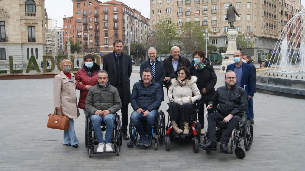 Foto de familia en el 30 aniversario de Aspaym