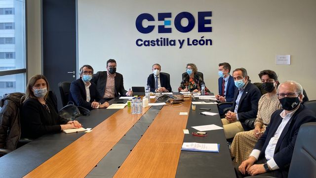 La comisión de internacionalización de la COECyL en el día de su constitución