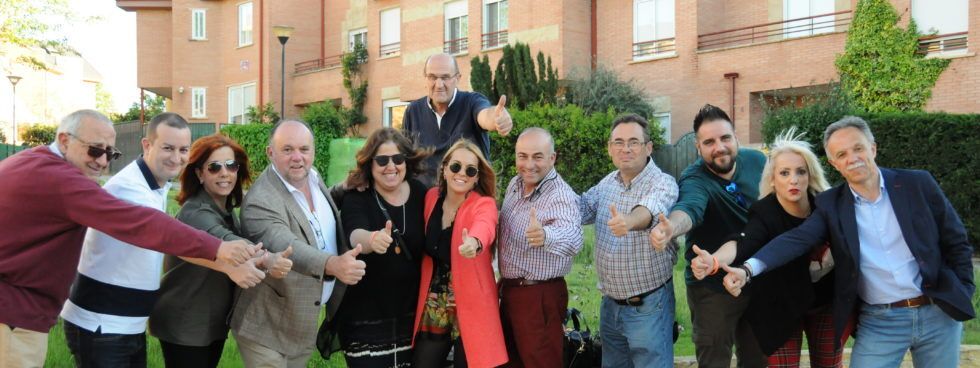 Candidatura de Cs en Villamayor, en el centro, José Martín Bravo