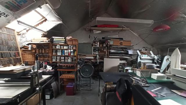 Interior de la imprenta manchea, situada en la calle Touro de A Coruña.