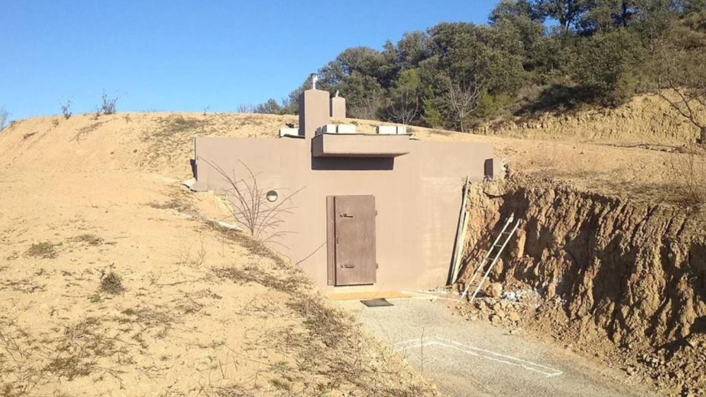 Un ejemplo de búnker cuyo acceso está al aire libre.