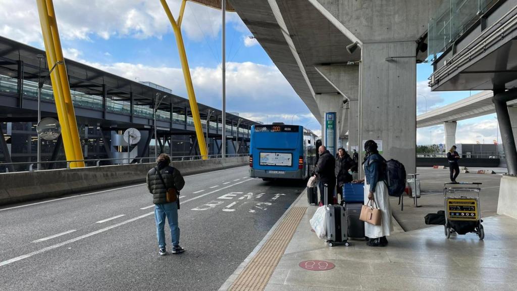 Parada de autobús de la línea 200 de la EMT donde ha sucedido el atropello mortal.