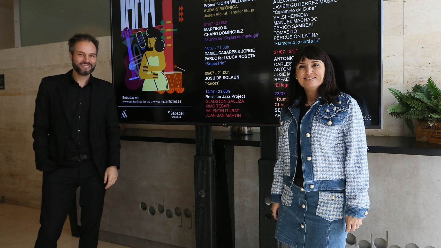 Josep Vicent y Julia Parra, en la presentación de Fijazz en Alicante.
