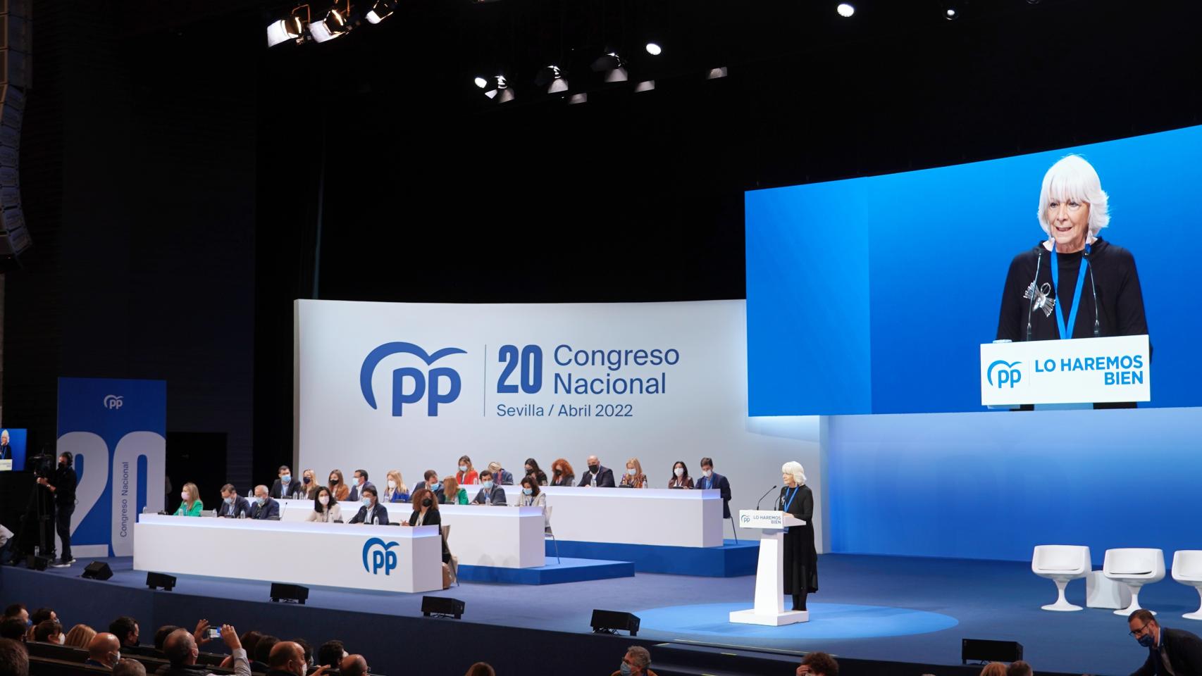 Mesa del Congreso del XX Congreso extraordinario del Partido Popular en Sevilla