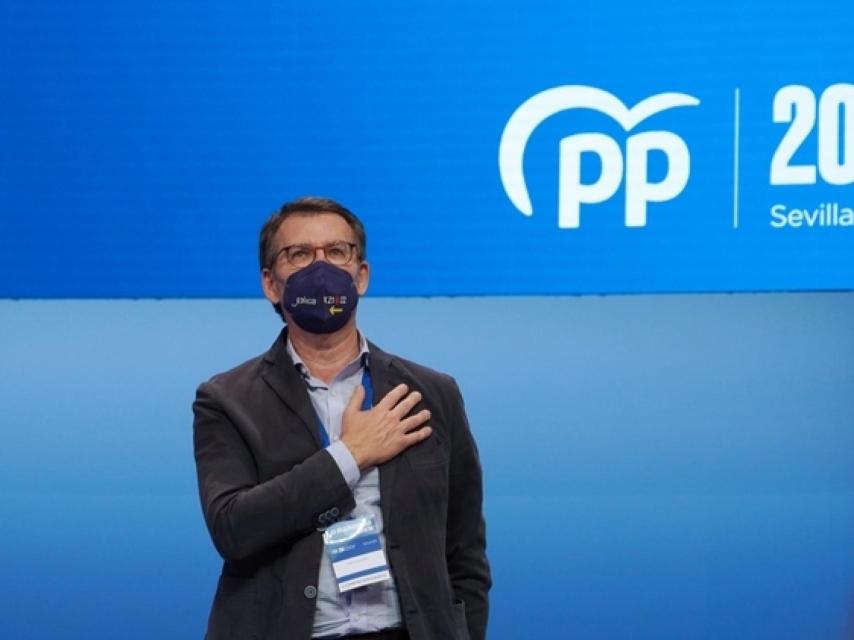 El nuevo líder de facto del PP, Alberto Núñez Feijóo, durante la primera jornada del Congreso del partido, este viernes en Sevilla.