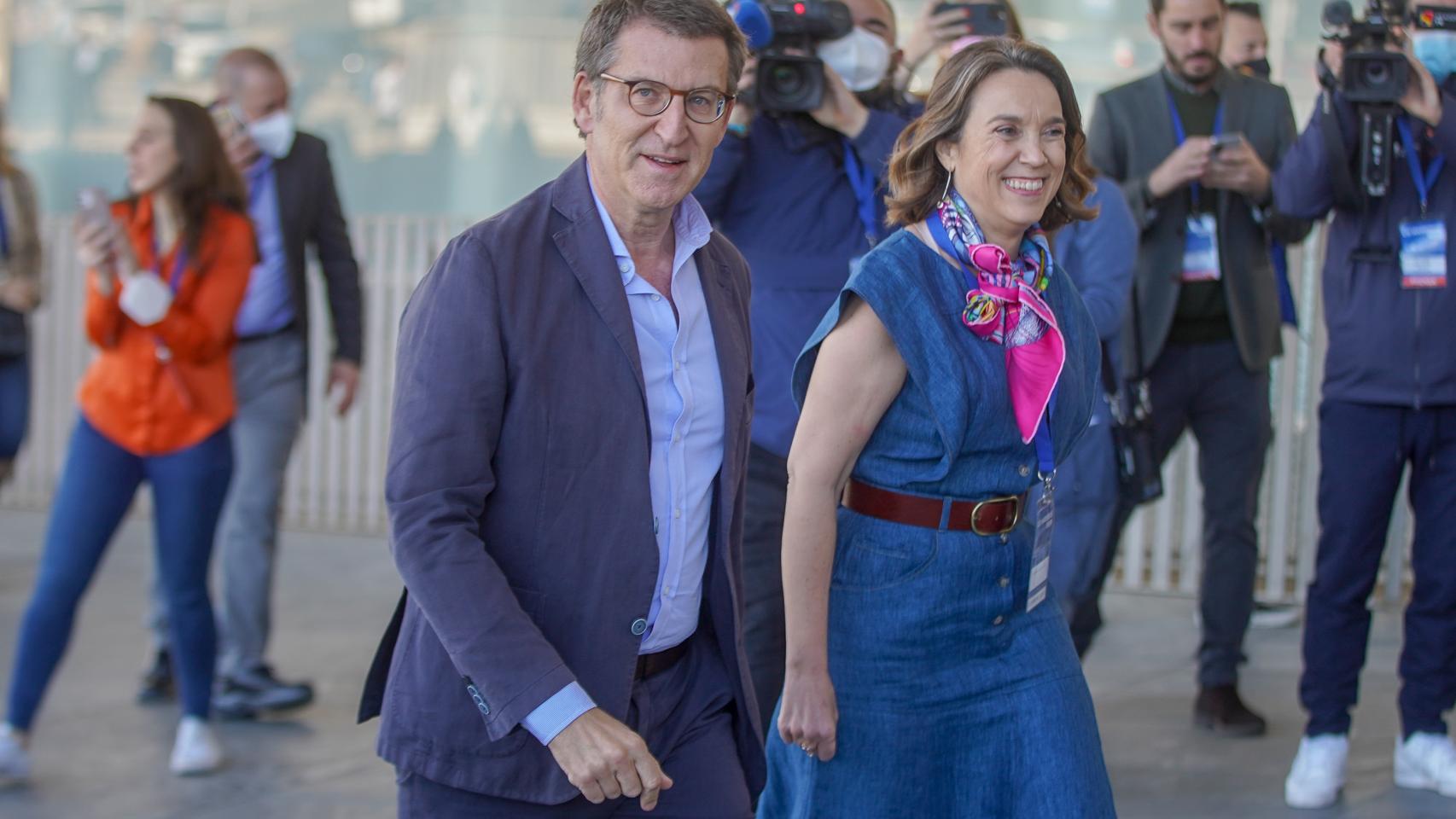 Alberto Núñez Feijóo y Cuca Gamarra a su llegada al XX Congreso Nacional del PP en Sevilla.