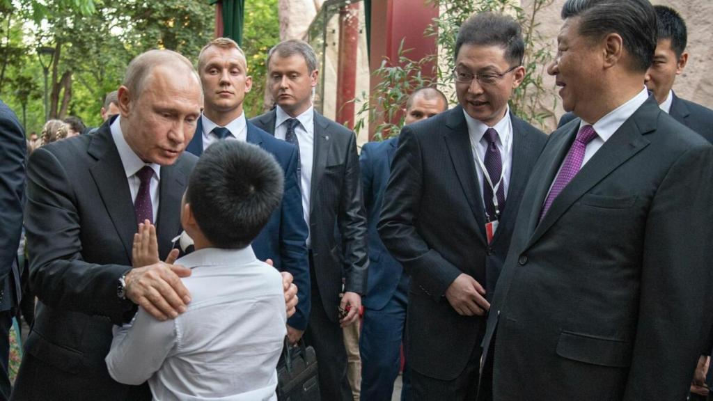 El presidente ruso, Vladímir Putin, junto a su homólogo chino, Xi Jinping.