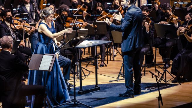 Josep Vicent dirige la ADDA Simfònica con la mezzosoprano Stefanie Irányi.