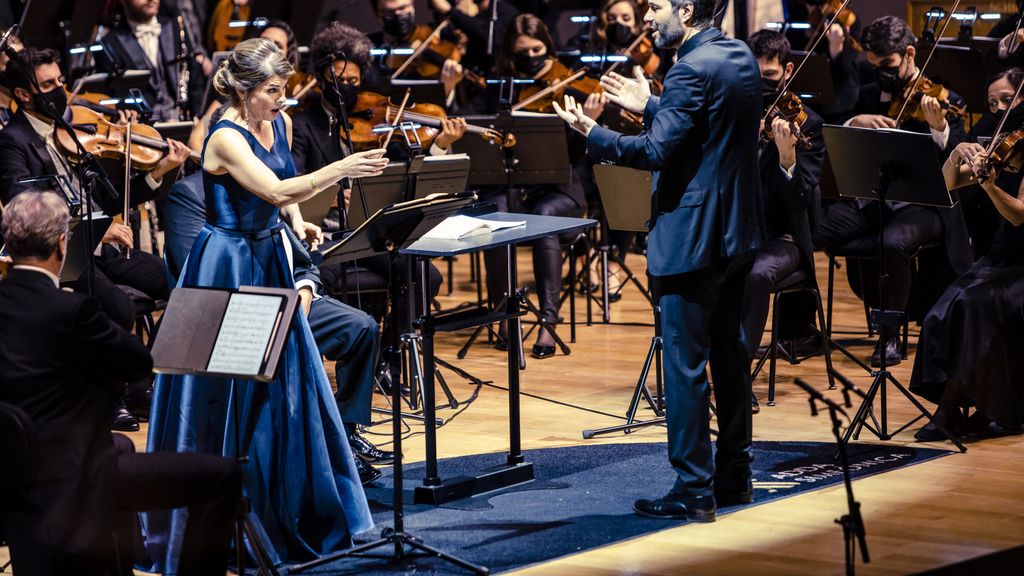 Josep Vicent dirige la ADDA Simfònica con la mezzosoprano Stefanie Irányi.
