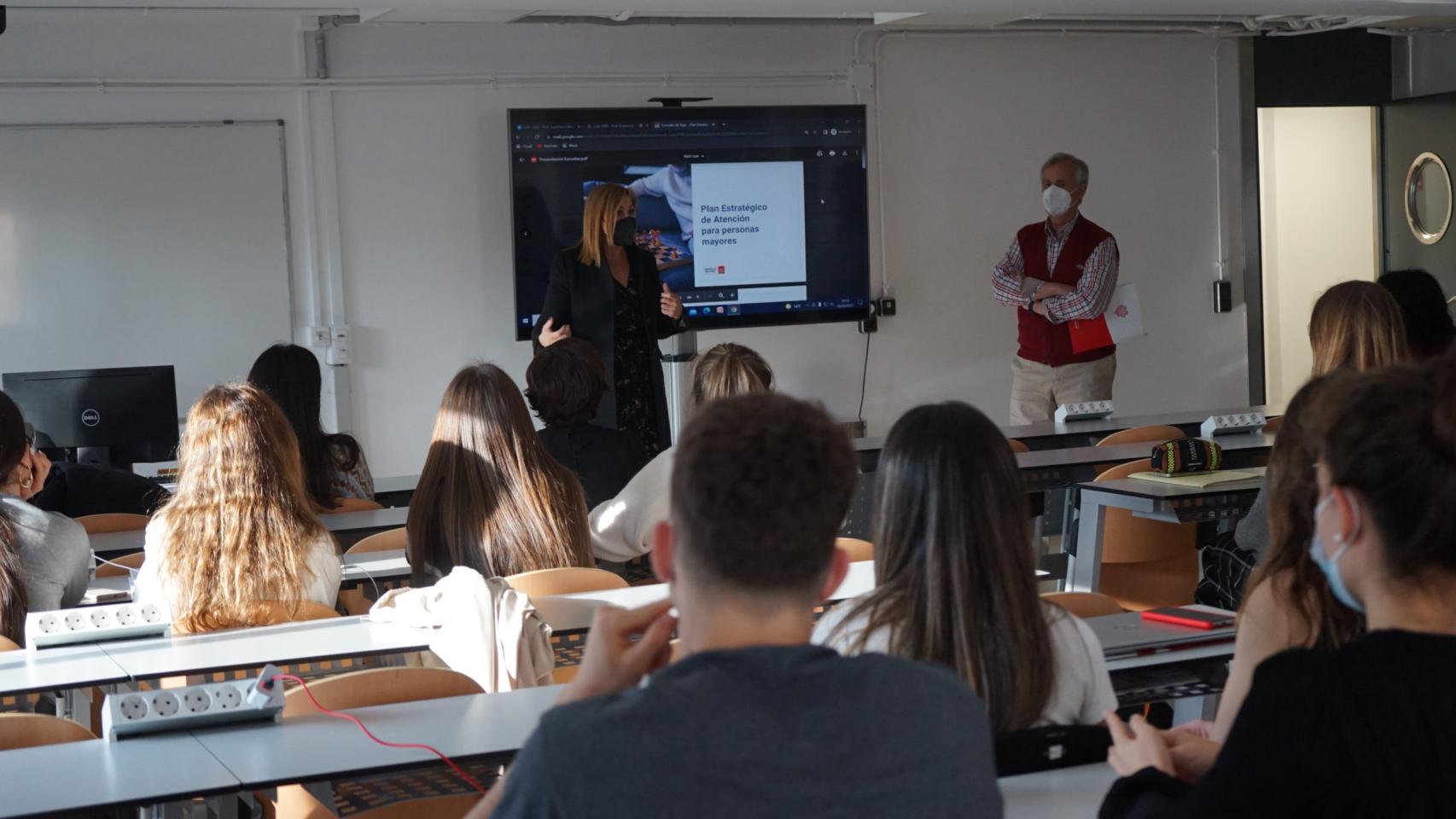 Alumnos de la escuela de Enfermería de Povisa