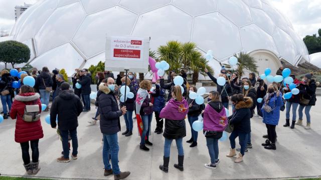Las escuelas infantiles privadas se concentran contra las aulas gratuitas de dos años