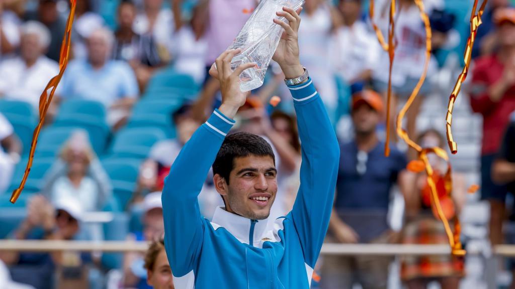 Alcaraz, con el título de campeón de Miami