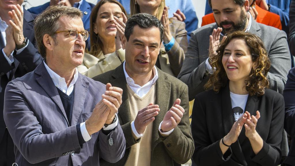 Alberto Núñez Feijóo, Juanma Moreno e Isabel Díaz Ayuso, este fin de semana  durante el XX Congreso Nacional del PP celebrado en Sevilla.