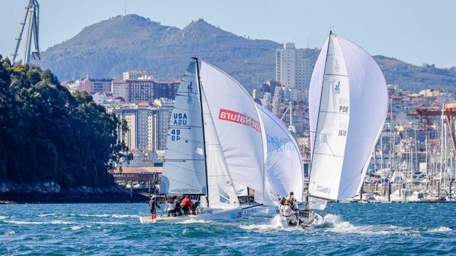 Marnatura1 y LaGuardia&Moreira, en un pañuelo en las Villalia Spring J70 en Vigo