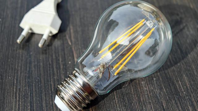 Precio de la luz hoy lunes 4 de abril: estas son las franjas horarias más baratas