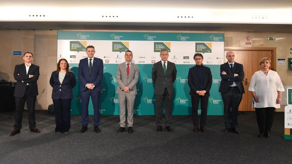Foto de familia en la inauguración del evento