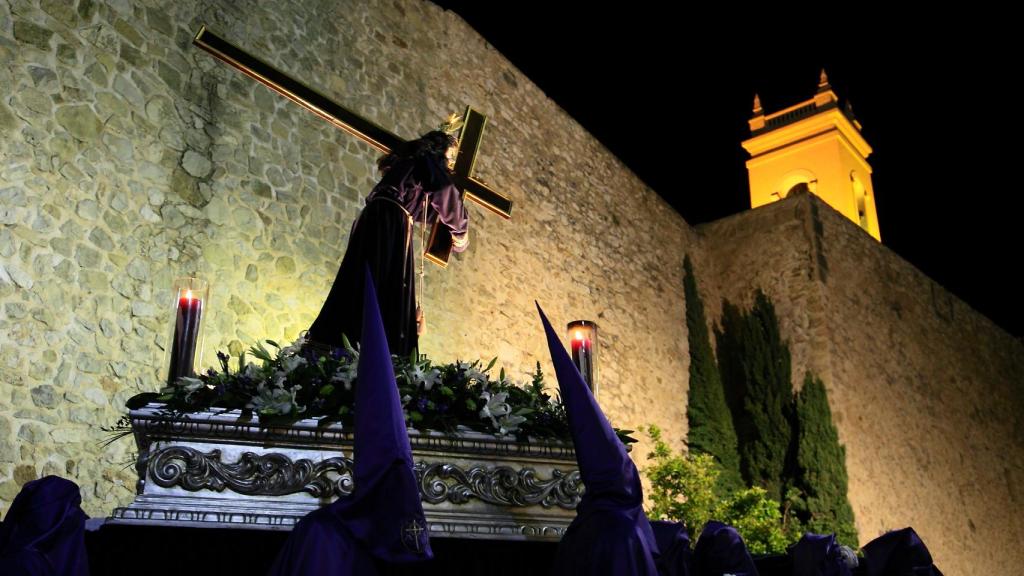 Un momento en las procesiones calpinas.