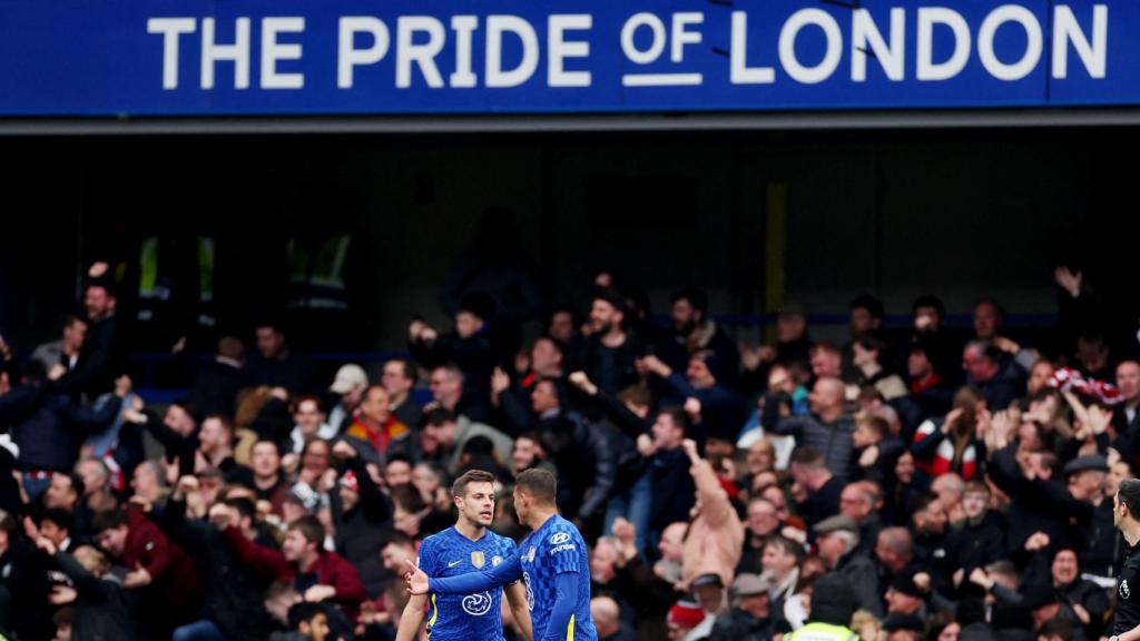 Cesar Azpilicueta y Thiago Silva, en Stamford Bridge.