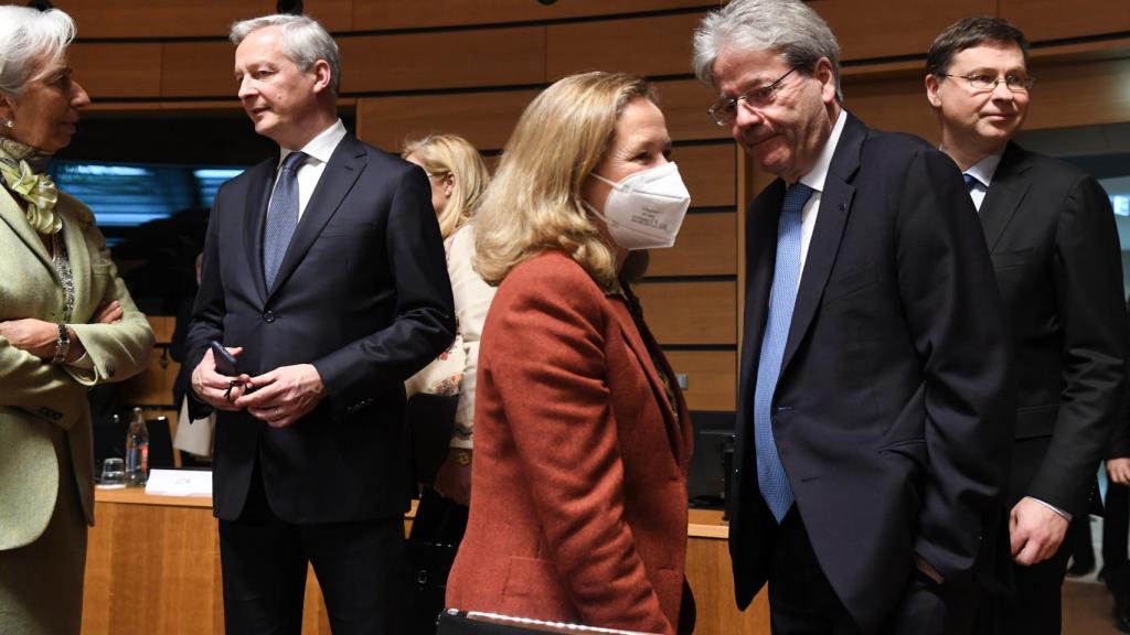 La vicepresidenta primera, Nadia Calviño, durante el Eurogrupo de este lunes