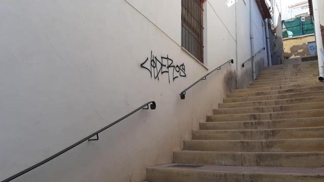 Una de las pintadas que han aparecido en Petrer.