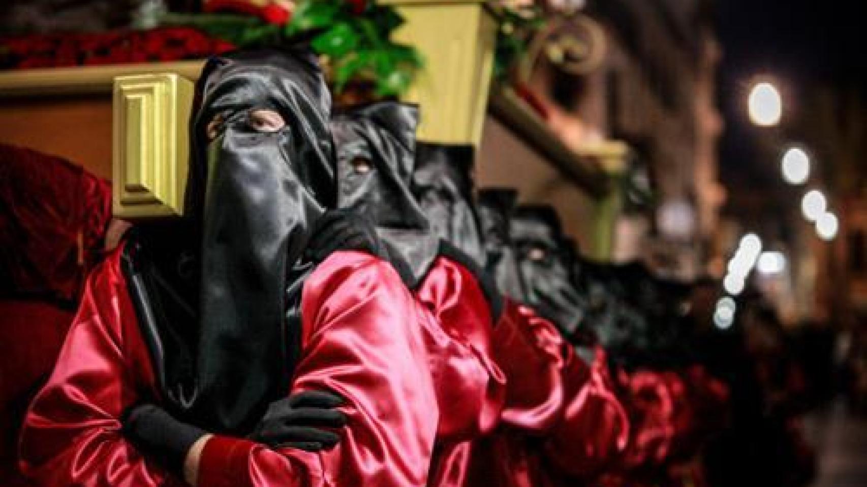 Una de las procesiones que se celebran durante la Semana Santa Calpina.