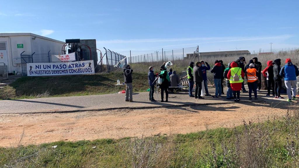 Protestas a las puertas de la fabrica de Siro en Toro (Zamora)