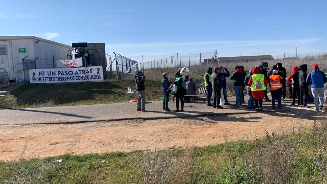 Protestas a las puertas de la fabrica de Siro en Toro (Zamora)