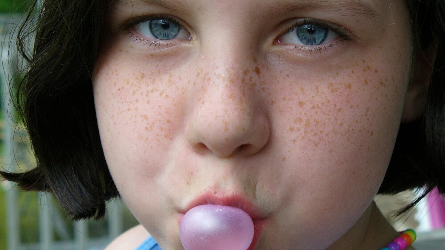 ¿De dónde proviene la palabra 'chicle'?