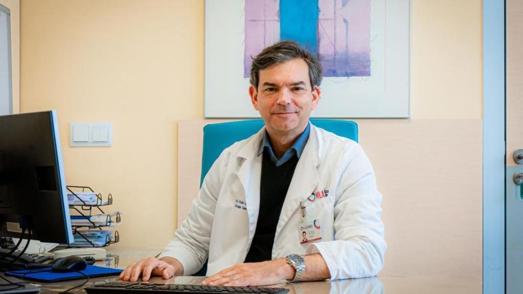 El Dr. Manuel Ruiz López en consulta en HLA El Ángel.