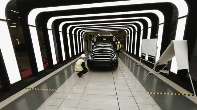 Un dron muestra la fábrica de Tesla en Berlín.