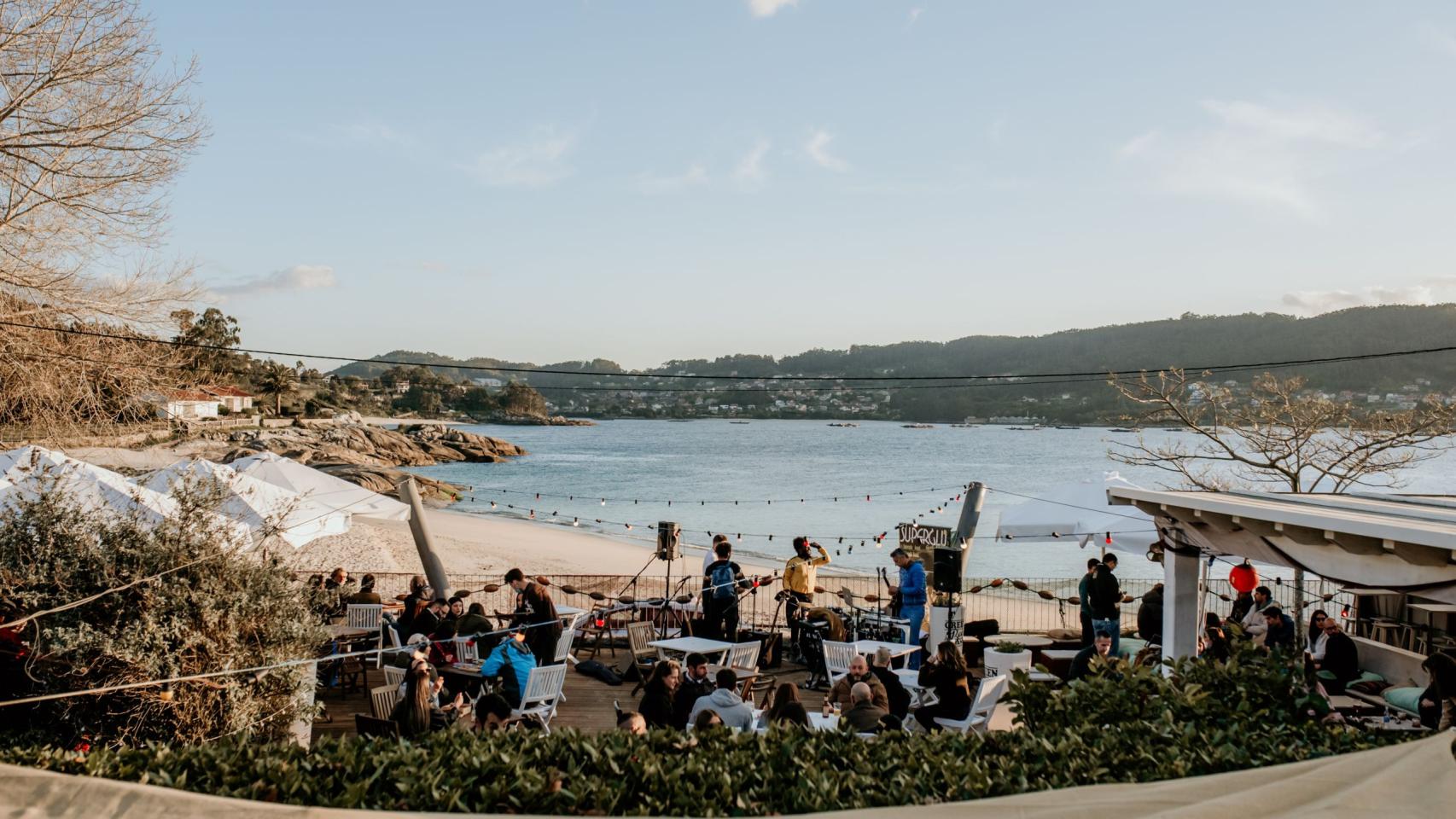 Las vistas de Fogar de Santiso, a un paso de la playa de Menduiña.