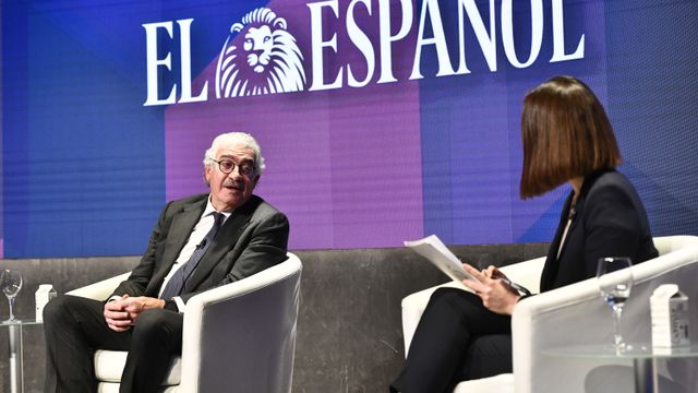 José D. Bogas, CEO de Endesa, junto a María Vega, redactora jefe de Invertia El Español.