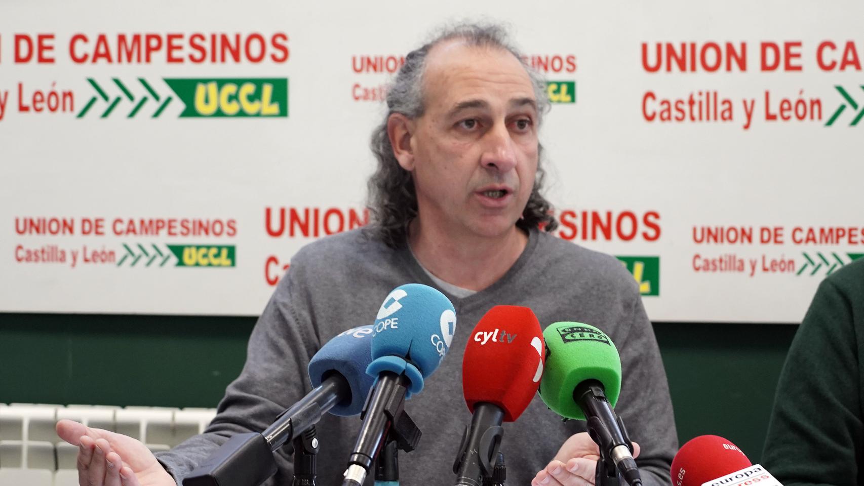 Jesús González Palacín durante la rueda de prensa