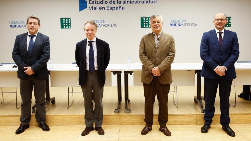 (De izq a der) Fernando Sánchez Martínez, Lorenzo Cooklin, Juan del Llano y José María Abellán