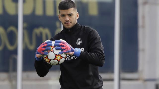 Geronimo Rulli, en un entrenamiento del Villarreal