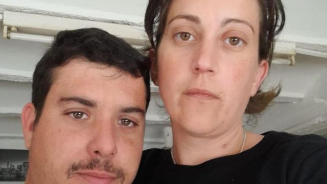 Daniel Mateos y Laura Cortés, los padres del pequeño Manuel.