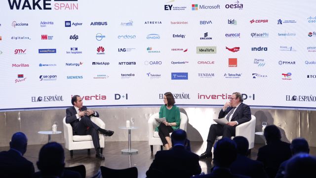Javier Sánchez-Prieto, presidente de Iberia y Juan Molas, el presidente de la Mesa del Turismo.