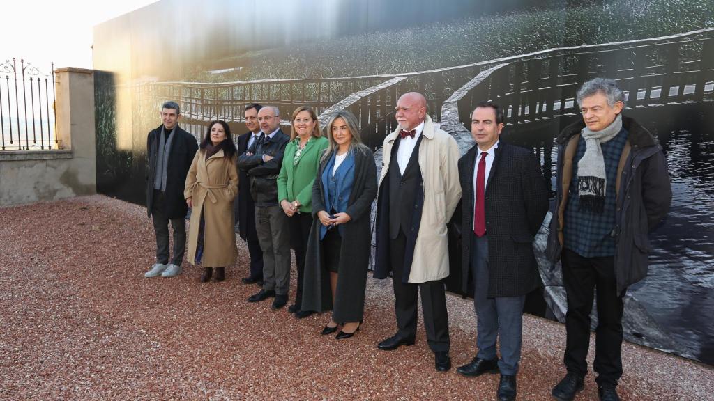 Foto de familia en la inauguración