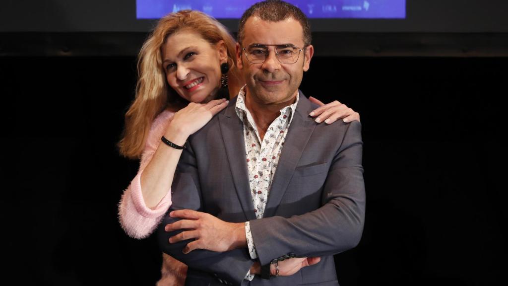 Silvia Gambino junto a Jorge Javier Vázquez en 2018 durante la presentación de 'Bellas y Bestias'.