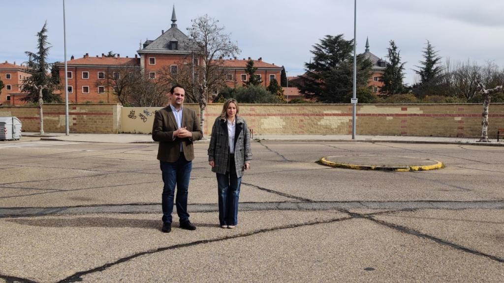 El alcalde de Santa Marta, David Mingo, y la concejala de Fomento, Marta Labrador