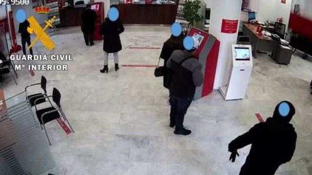Imagen de uno de los bancos en los que actuaron los detenidos