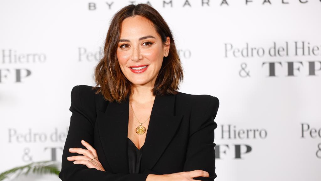 Tamara Falcó durante la presentación de su colección junto a Pedro del Hierro.