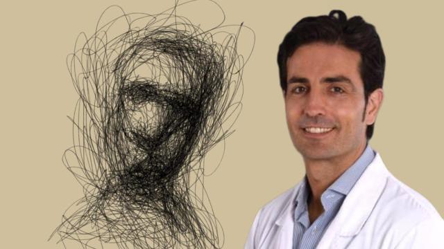 Francisco Villar,  psicólogo clínico experto en conducta suicida en adolescentes, junto a la portada de su libro