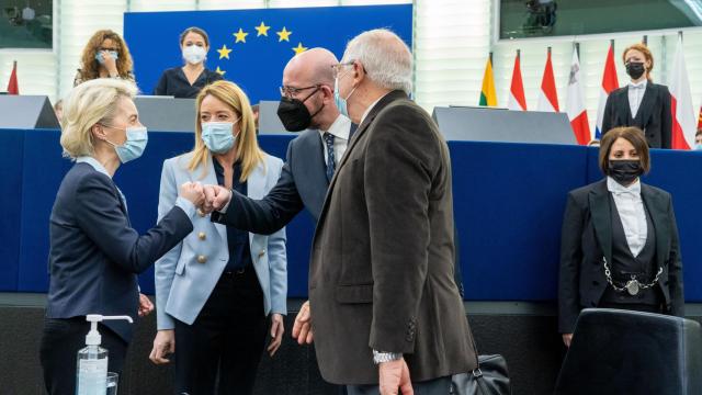 Ursula von der Leyen, Roberta Metsola, Charles Michel y Josep Borrell, durante el debate de este miércoles