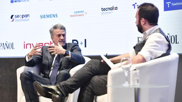 Alberto Granados, presidente de Microsoft, durante su conversación con Alberto Iglesias, redactor de D+I, en la tercera jornada del 'Wake Up, Spain!'.