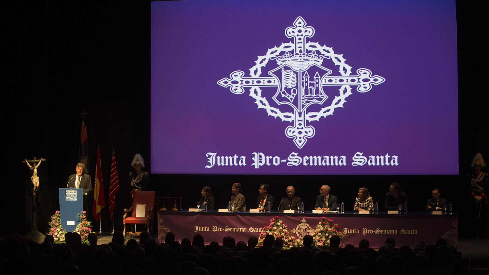 J. L. Leal / ICAL . Pregón de la Semana Santa de Zamora en 2015 a cargo del escultor Ricardo Flecha