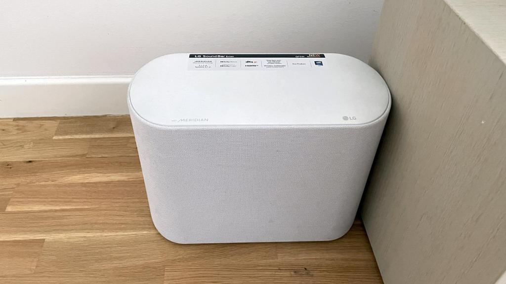 Así es el subwoofer que viene con la LG QP5 Éclair.