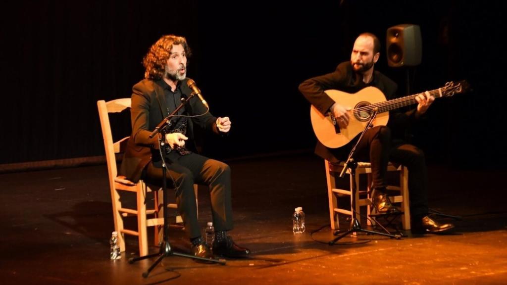 La inauguración también contó con la música de Arcángel.