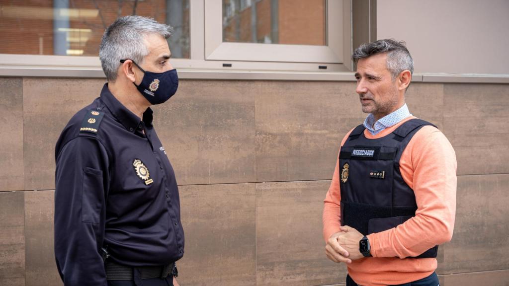 Javier Romero (derecha) y su compañero, también negociador, José Javier Galante.